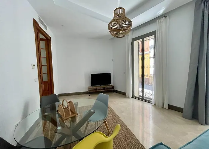 J21 Apartment By Cathedral Alcazar
